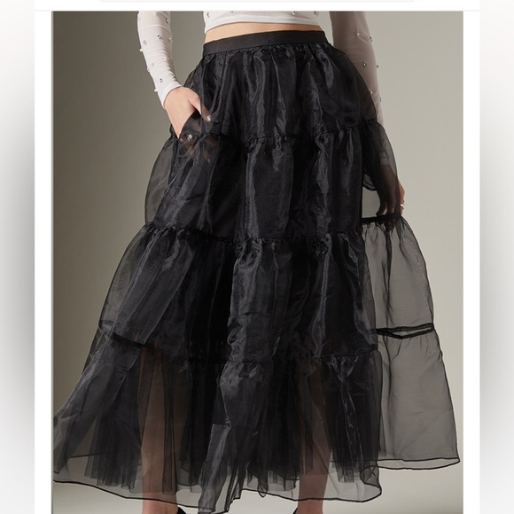 mi ami for Francesca’s Nanceen Black Maxi Skirt - Picture 3 of 4